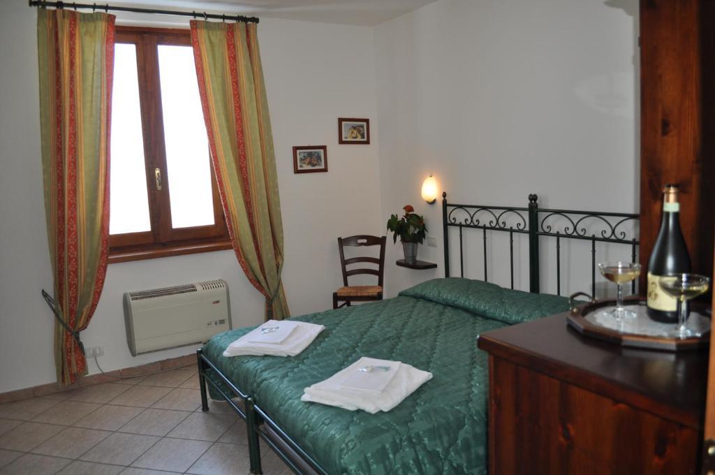 Agriturismo Ai Piacentini Santo Stefano Belbo Bilik gambar